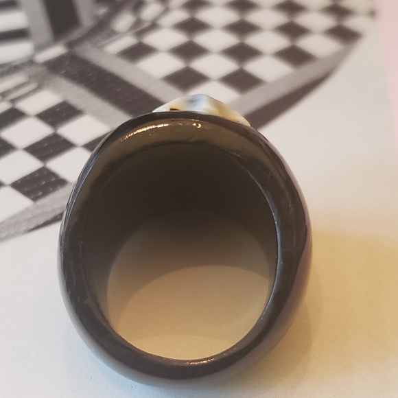 Vintage Chunky Ring Acrylic Seashell 1970sBlack - Picture 7 of 9